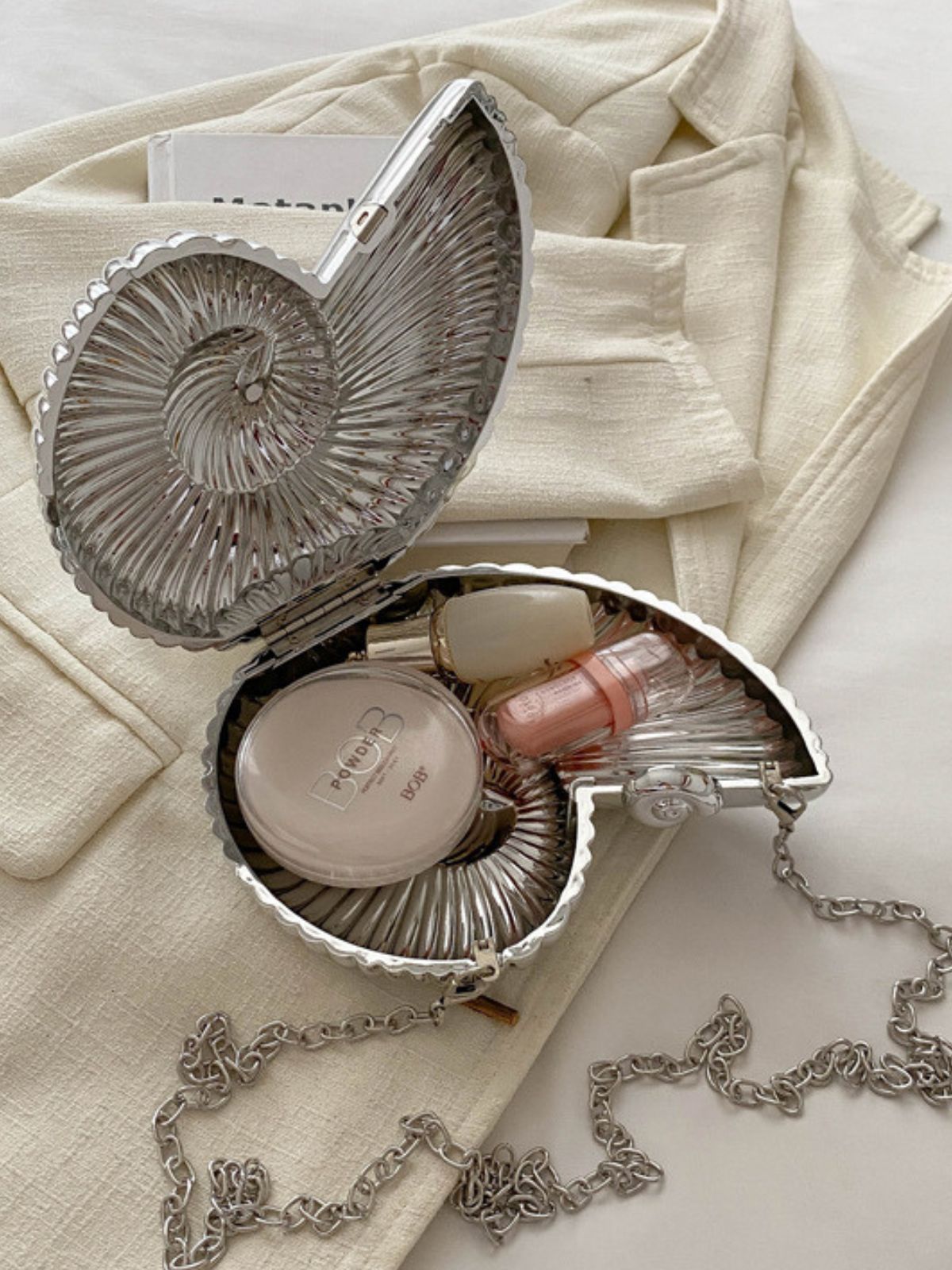 Metallic Seashell Clutch Chain Bag